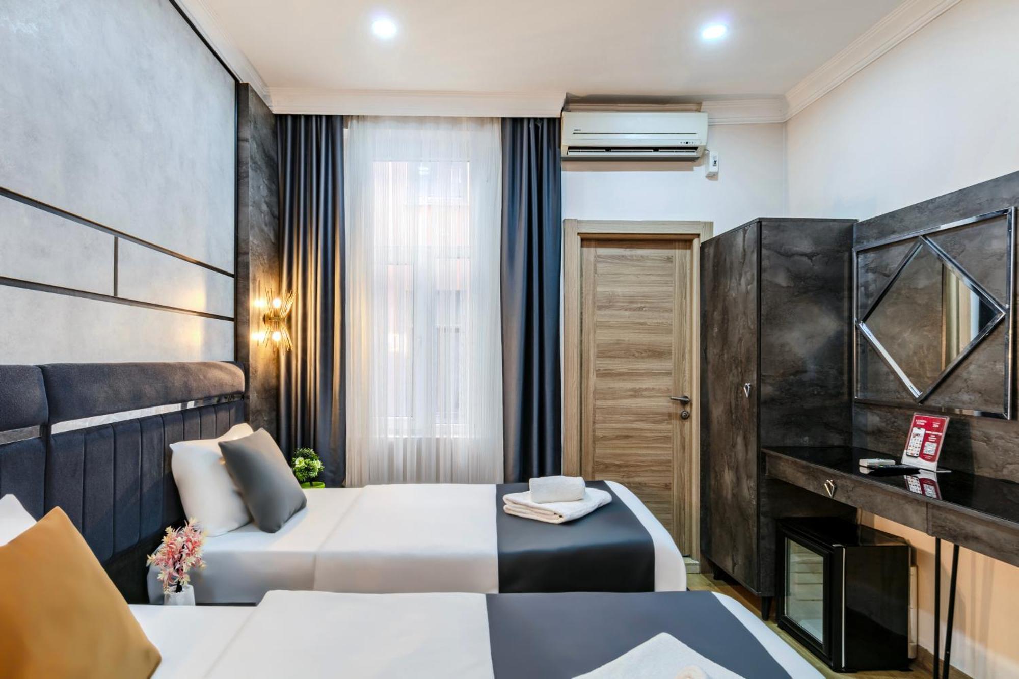 La Pazza Suites Istanbul Exterior photo